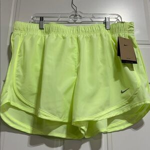Nike Dri-Fit Running Mid-Rise 3” panty lined,mesh panels,elastic drawcord waist